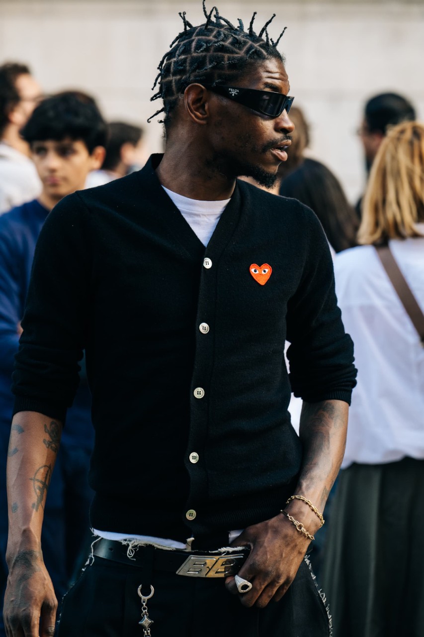 Black sweater street style clearance